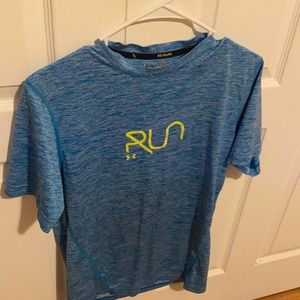 only can pick small but the shirt is (s/m)